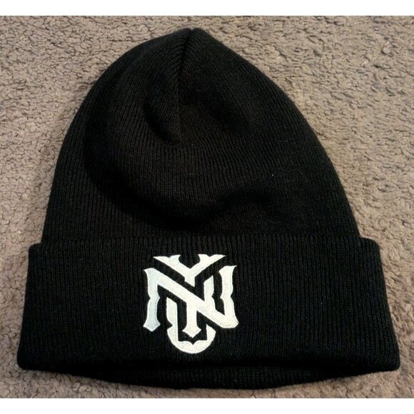 Nike NYU New York University Violets Black Knit Winter Cuffed Beanie Hat - Picture 1 of 3